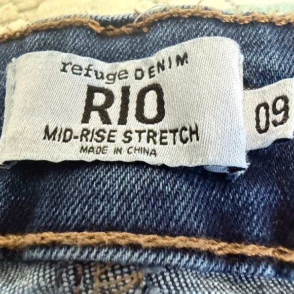 Blue Straight Leg Jeans with Classic Indigo Tone - Picture 5 of 5